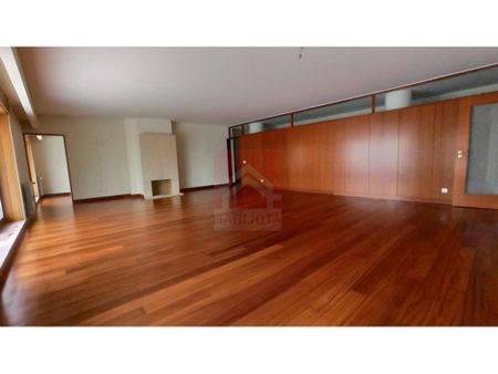 Luxury Flat for rent in Rua de Julio Dinis, Porto, Distrito do Porto - Photo 2