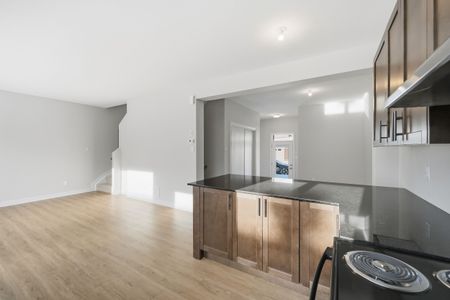 For Lease - 216 Ryan Reynolds Way, Orleans - Convent Glen and Area, Ontario - Photo 4