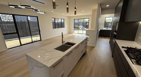 Lovely 6 bedroom Home Karaka - Photo 4