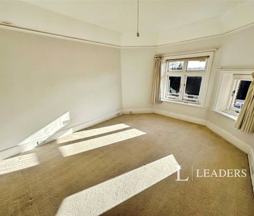 3 bedroom apartment to rent Courland, 19 Grange Road, Eastbourne, BN21 - Photo 2