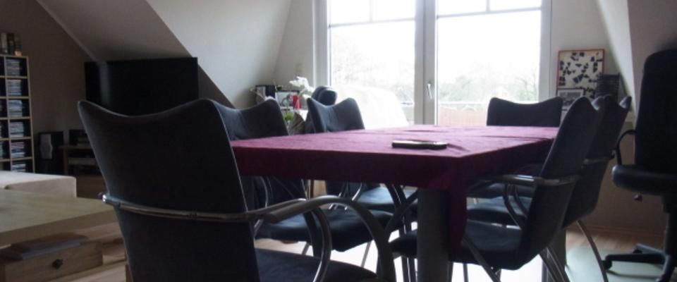 3-Zimmer Dachgeschosswohnung - ruhige Lage, zentral gelegen - Foto 1