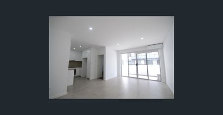 Near New 2 Bedroom Apartment!! - Photo 2