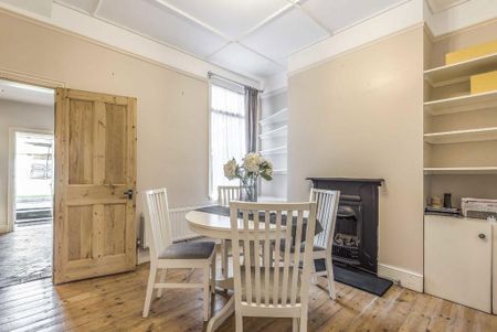 4 bedroom terraced house to rent - Photo 2