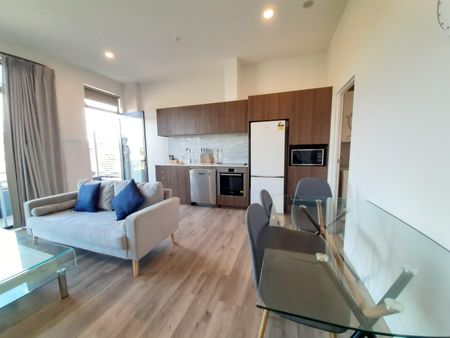 Library Lane Cutie - Photo 5