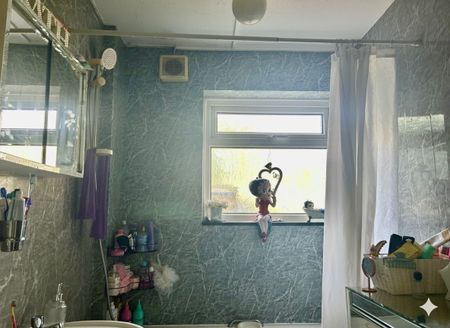 3 Bed Semi-Detached House, Camden Gardens, CR7 - Photo 4