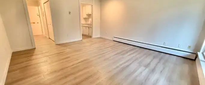 Kitsilano Low rise Apartment | 2233 West 3rd Avenue, Vancouver - Photo 1