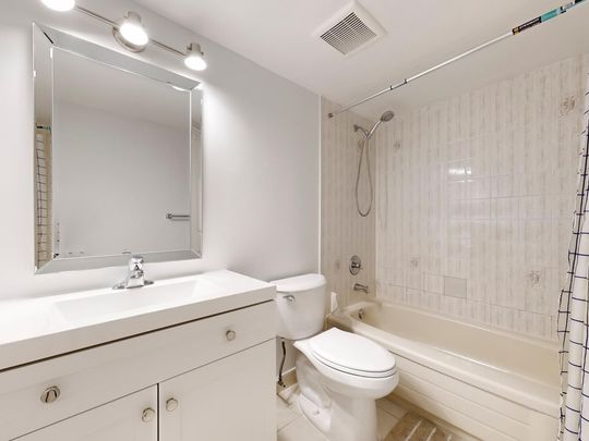 For Lease - 40 Harding Boulevard Unit# 1006, Richmond Hill, Ontario - Photo 1