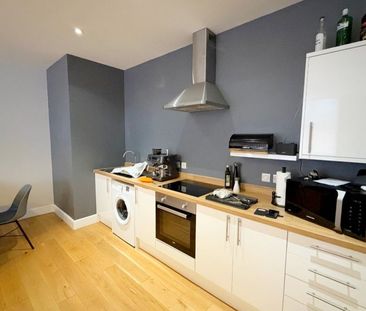 1 Bedroom Flat, Montague Place, Worthing - Photo 3