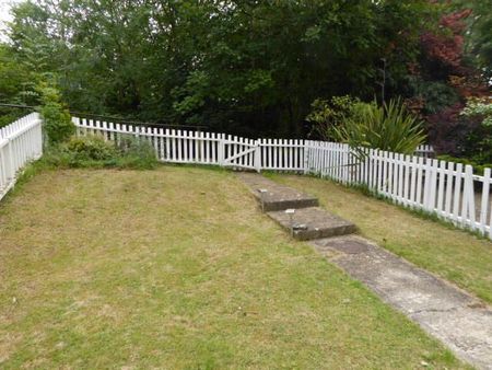 2 bedroom ground floor maisonette to rent - Photo 5