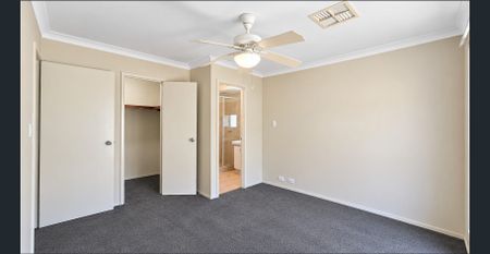 Spacious 4-Bedroom Family Home Opposite Beautiful Parkland! - Photo 5
