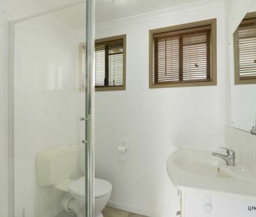 Spacious One-Bedroom Ground Floor Unit! - Photo 1