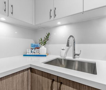 For Lease - 333 Sunseeker Avenue Unit# 149, Innisfil, Ontario - Photo 2