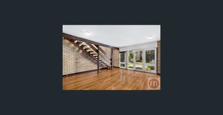 STYLISH TOWNHOUSE IN PEACEFUL SURROUNDINGS! - Photo 4