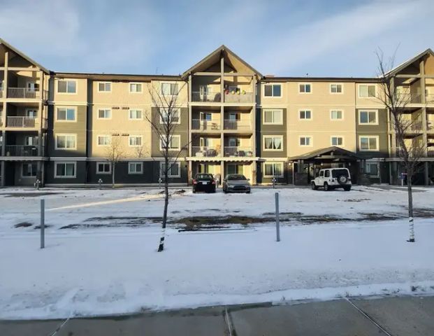 Top floor Corner Unit 2 bedroom apartment | 3417 - 181 Skyview Ranch Manor, Calgary - Photo 1