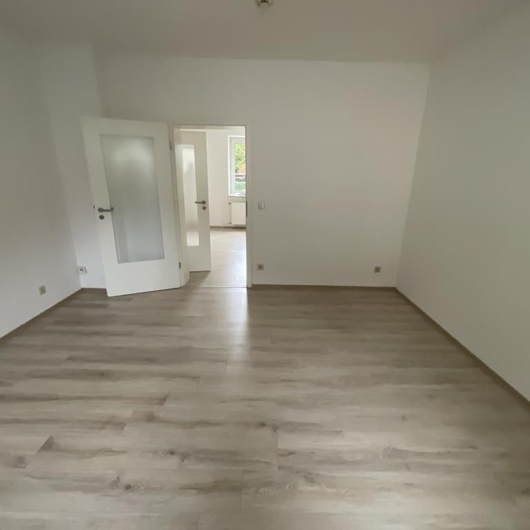 2-Zimmer-Wohnung in Herten Westerholt mit Laminat und Tapeten - Photo 1