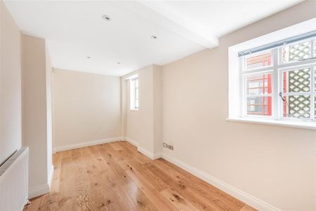 3 bedroom flat to rent - Photo 4