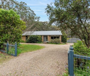 Charming Country Retreat in the Heart of Red Hill- Fully Furnished - Photo 3