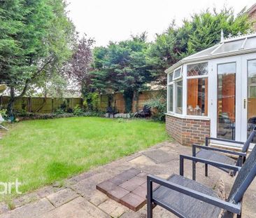 4 bedroom detached house to rent - Photo 3