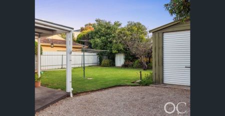 Open the Door to Timeless Elegance - Photo 5