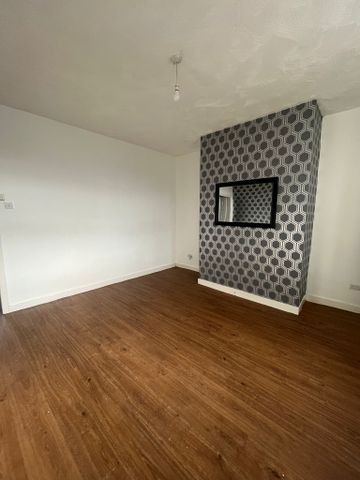 Cooperative Street, Radcliffe - Photo 2