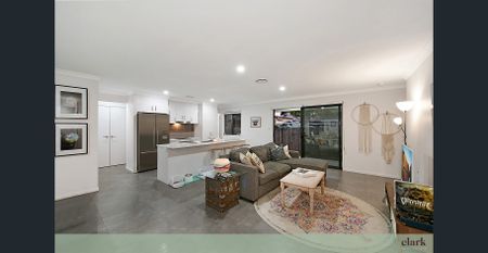 Fantastic Modern Family home with Ducted Air Conditioning - Photo 4