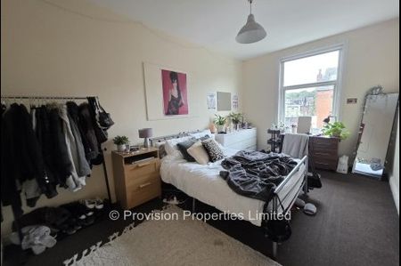 7 Bedroom Brudenell Avenue Hyde Park - Photo 4