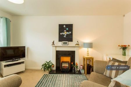2 bedroom terraced house to rent - Photo 3