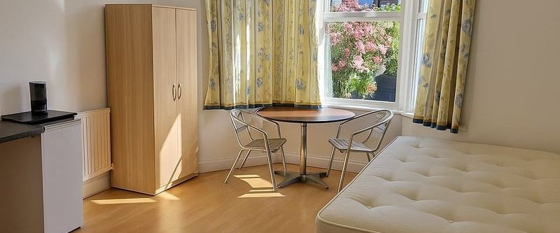 Studio Flat, Jesmond Avenue, HA9 - Photo 1