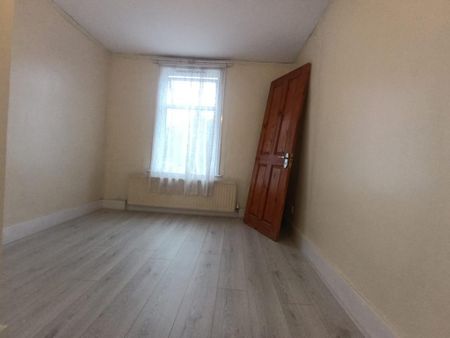 5 bedroom terraced house to rent - Photo 3