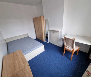 2 Bed Student Accommodation - Photo 3