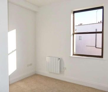 Bath Road, Cheltenham, GL53 - Photo 2