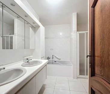 Centraal gelegen én Ruim dakappartement met 2 SLPK! - Photo 1