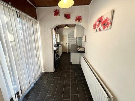 2 bedroom terraced house to rent - Photo 3