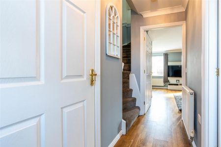 3 bedroom semi-detached house to rent - Photo 4