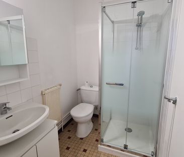 Location Appartement 1 pièce 28m² BRIVE LA GAILLARDE 19100 - Photo 2