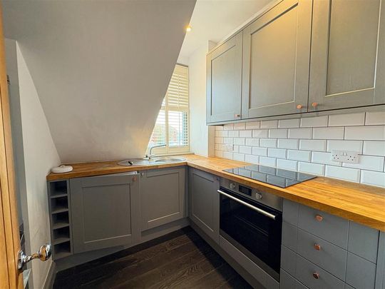 2 bedroom flat to rent - Photo 1