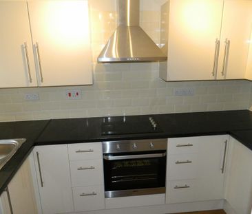 2 bedroom semi-detached house to rent - Photo 3