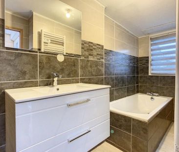 Location Maison 4 pièces 72m² LA CHAPELLE D ARMENTIERES 59930 - Photo 5