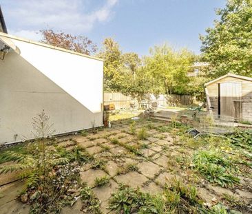 Blanchedowne, SE5 8HL, London - Photo 1