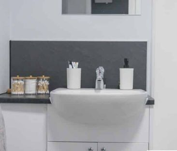 Bronze Room - Photo 2