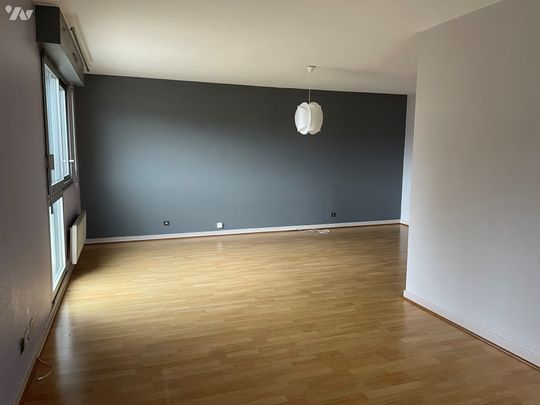 T3 de 91 m2 dans copropriété calme avec terrasse, cave et garage. - Photo 1