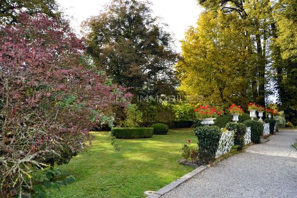 SPLENDIDE 3½ PIECES DUPLEX DANS ANNEXE D'UN CHÂTEAU BAROQUE - Foto 1