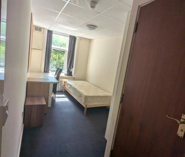 1 bedroom house of multiple occupation to rent - Photo 4