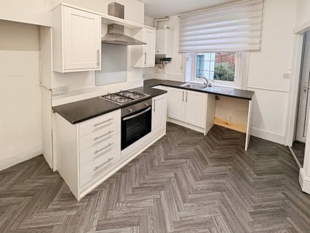 3 bedroom terraced house to rent - Photo 4