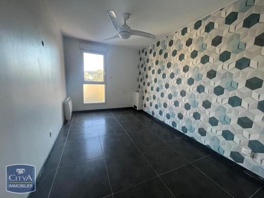 Location Appartement 4 pièces 86m² MARTIGUES 13500 - Photo 1