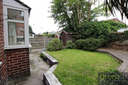 Rochdale Road, Blackley, Manchester, M9 - Photo 2