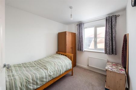 3 bedroom detached house to rent - Photo 4