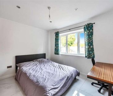 Aldershot Road, Fleet, Hampshire, GU51 - Photo 6