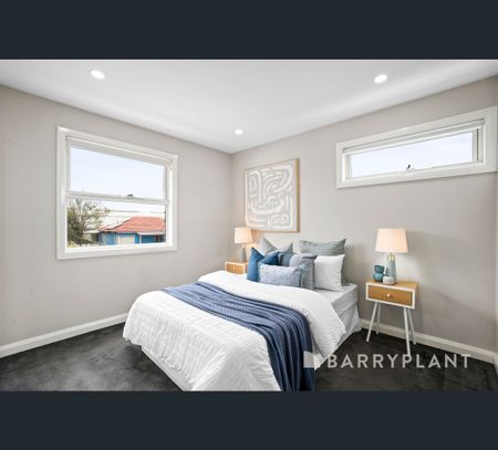 2/9 Cranbourne Avenue, Sunshine North, Vic 3020 - Photo 2