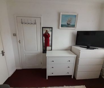 Room in a Shared Flat, Bernard Shaw House, NW10 - Photo 5